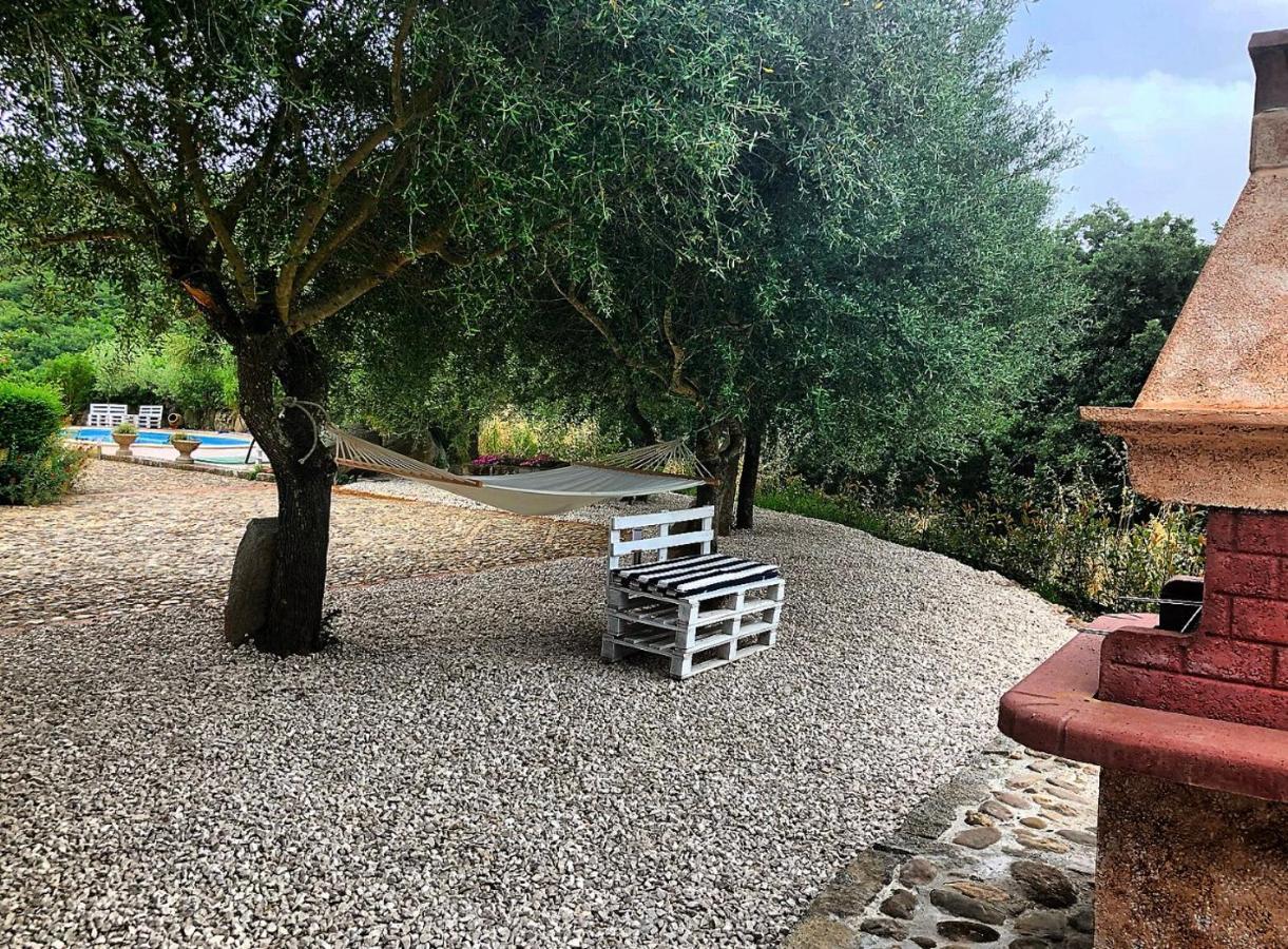 Casa Vacanza Centro Sardegna Sorgono エクステリア 写真